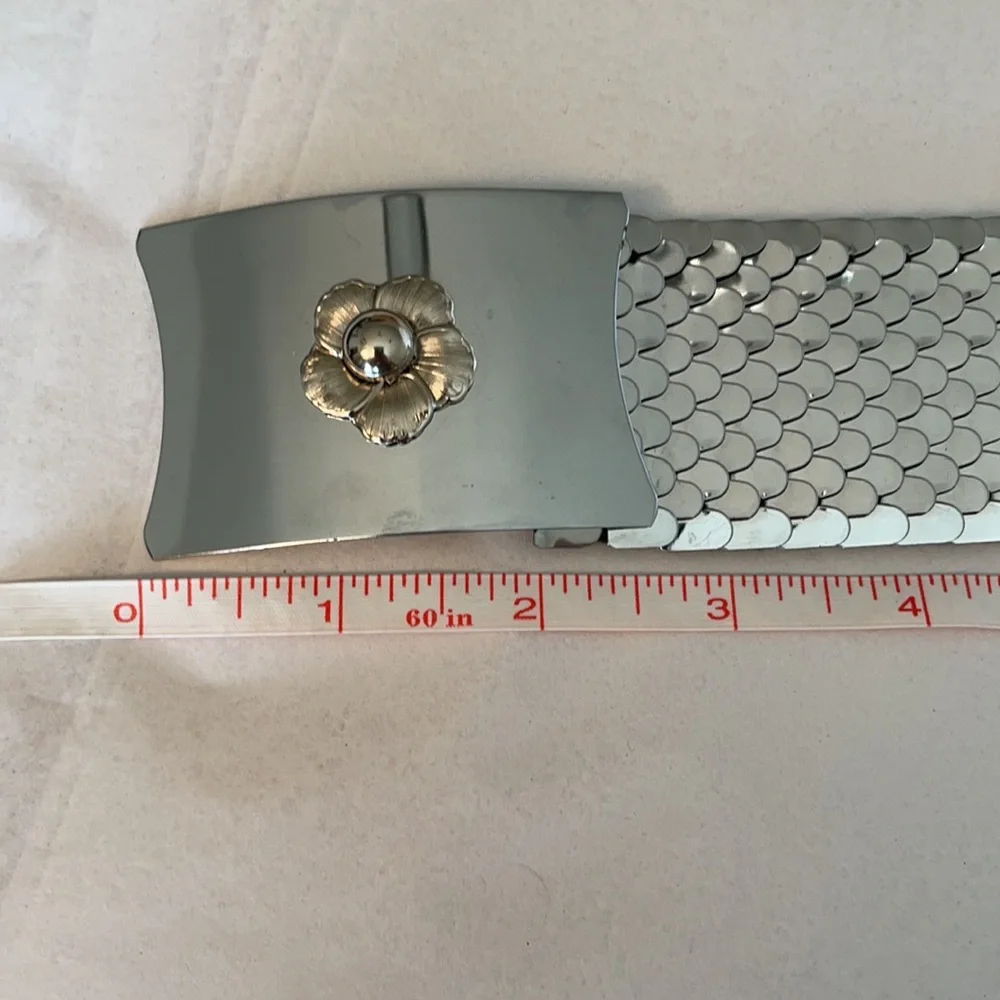 Vintage Mid Century Metallic ‘Fish Scale’ Stretchy Belt w/Flower Buckle accent